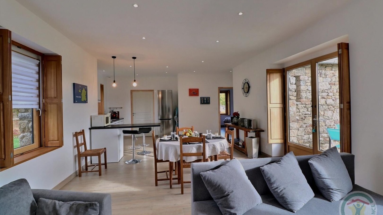 Photo of Livingroom in Saint-Coulomb