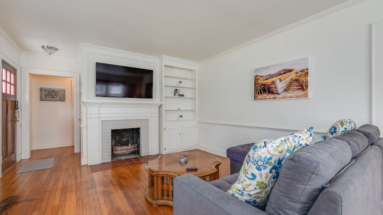 Photo of Livingroom in Hampton
