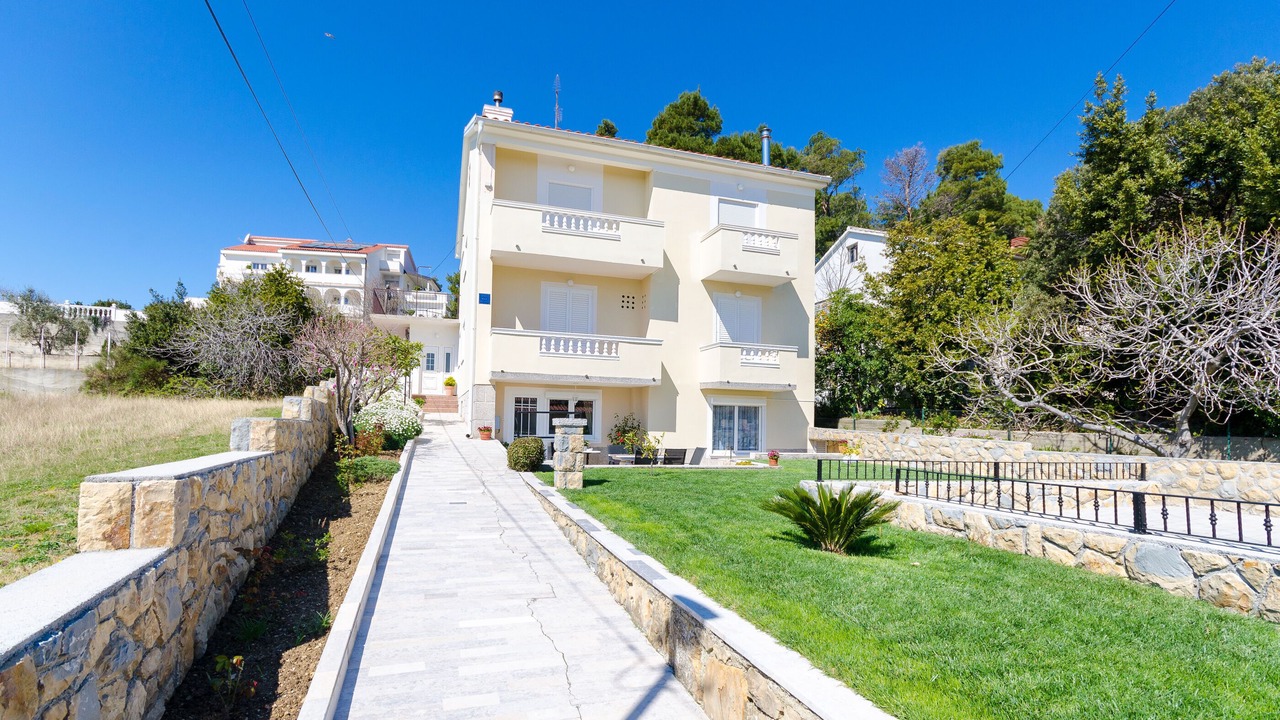 Photo of Outdoor in Banjol