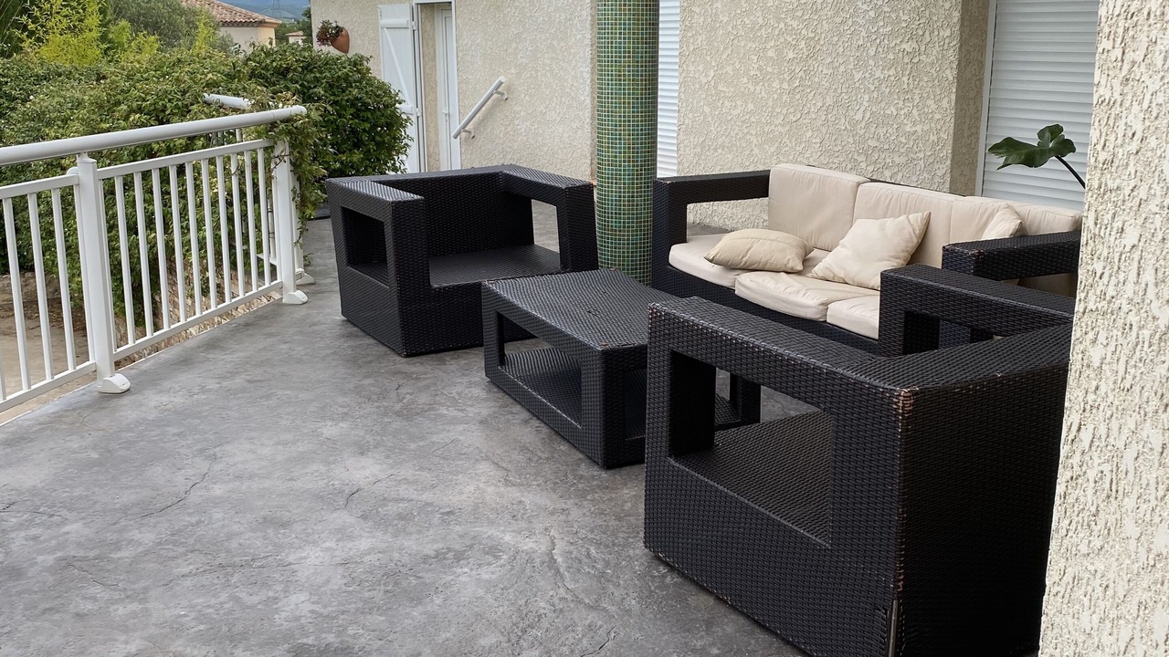 Photo of Patio Balcony in Saint-Genies-de-Fontedit