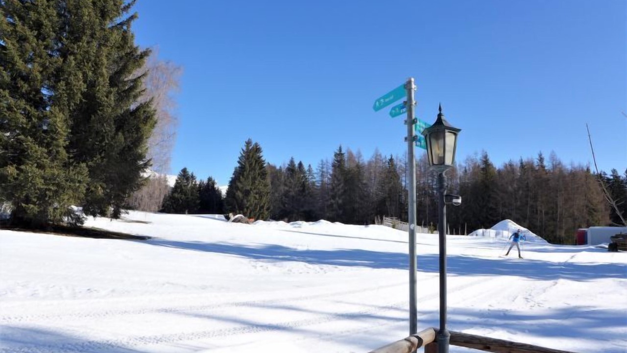 Photo of Outdoor in Lens