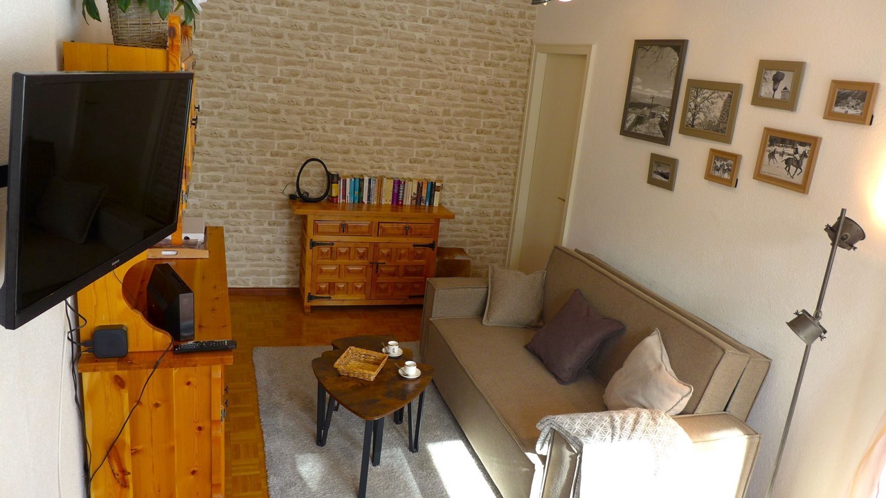 Photo of Livingroom in Lens