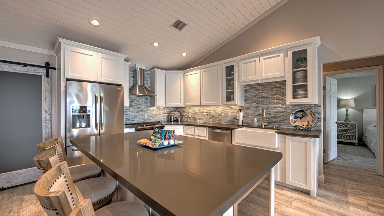 Photo of Kitchen in City-by-the Sea