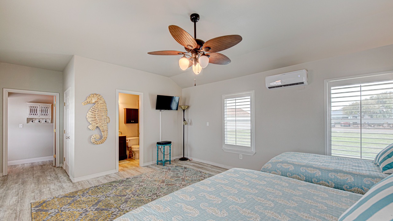 Photo of Bedroom in City-by-the Sea