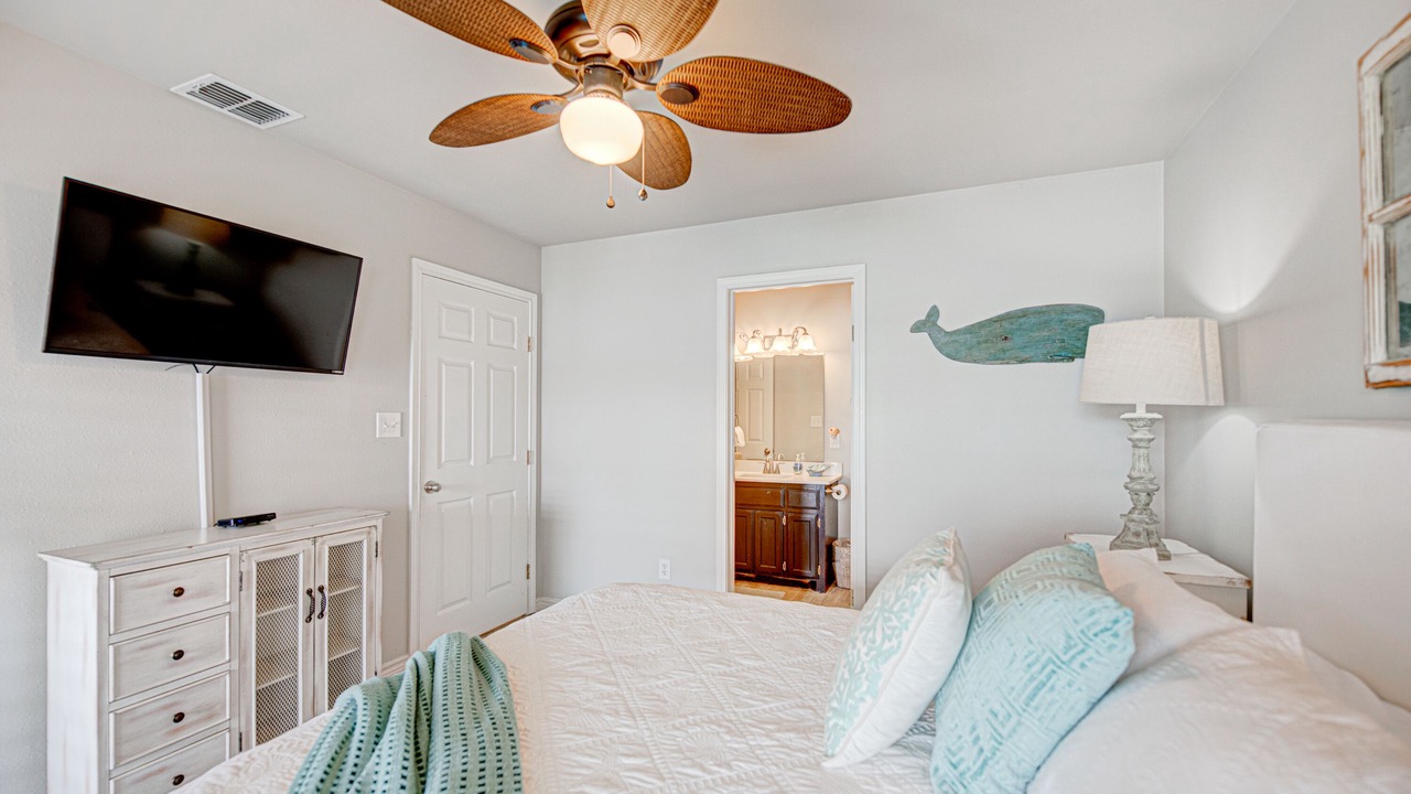 Photo of Bedroom in City-by-the Sea