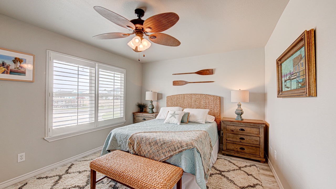 Photo of Bedroom in City-by-the Sea