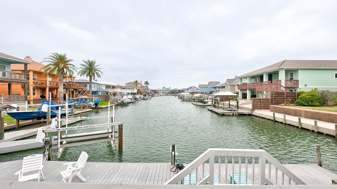 Photo of Outdoor in City-by-the Sea