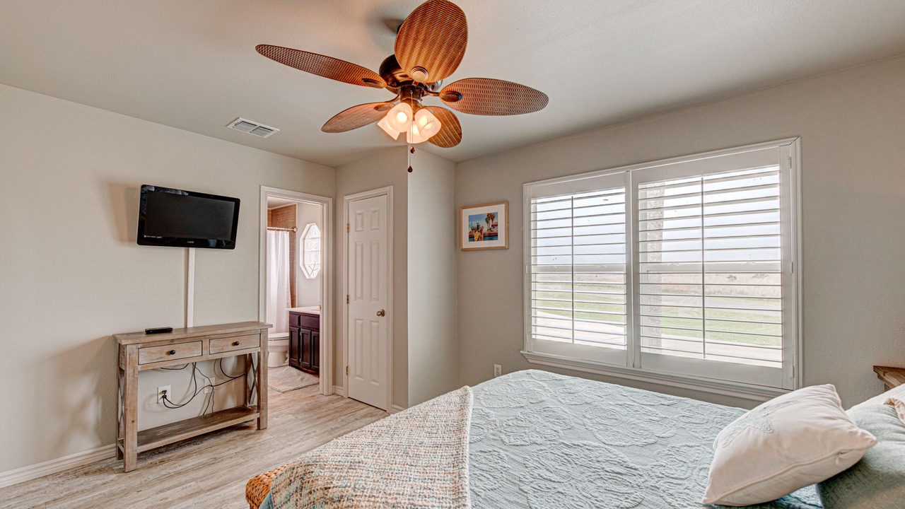 Photo of Bedroom in City-by-the Sea