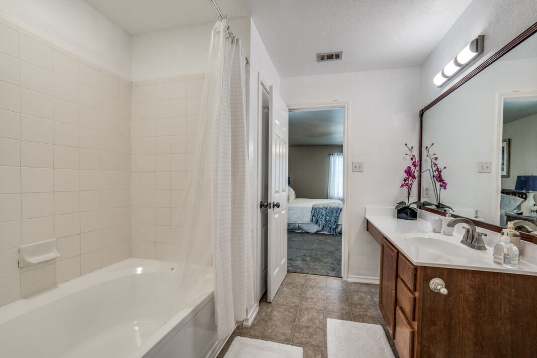 Photo of Bathroom in Live Oak