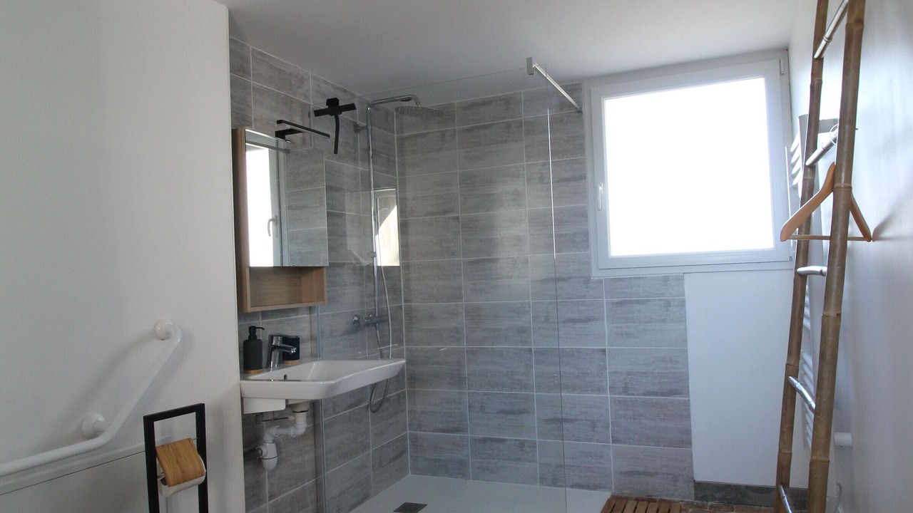 Photo of Bathroom in Corze