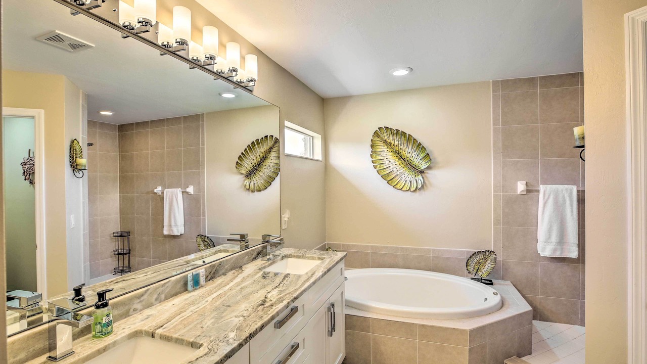 Photo of Bathroom in Trafalgar