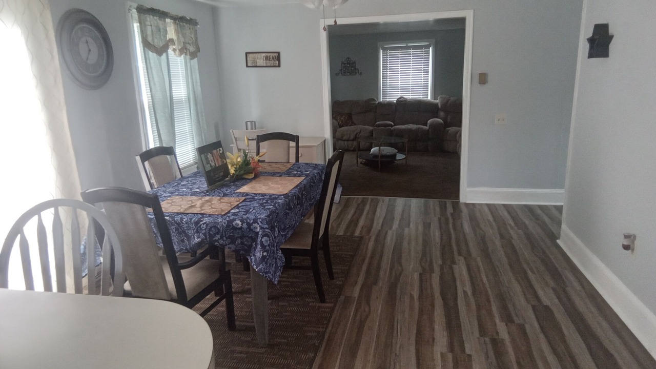 Photo of Others in Gap