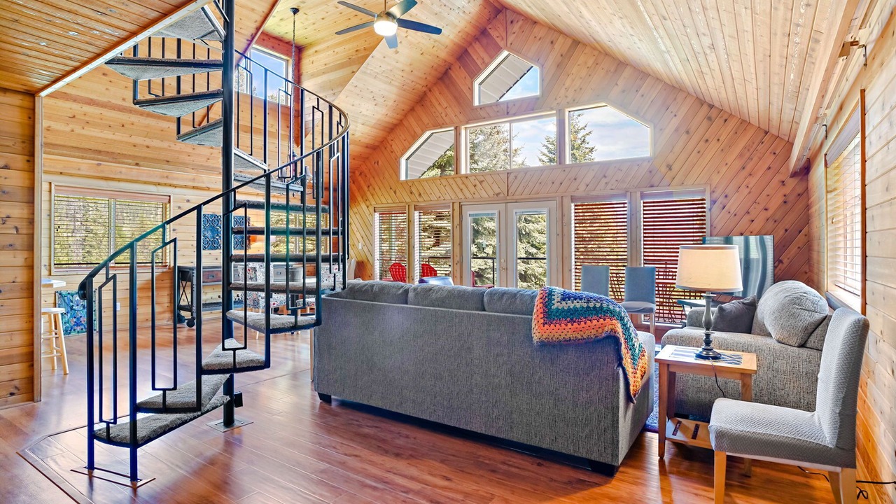 Photo of Livingroom in Bayview