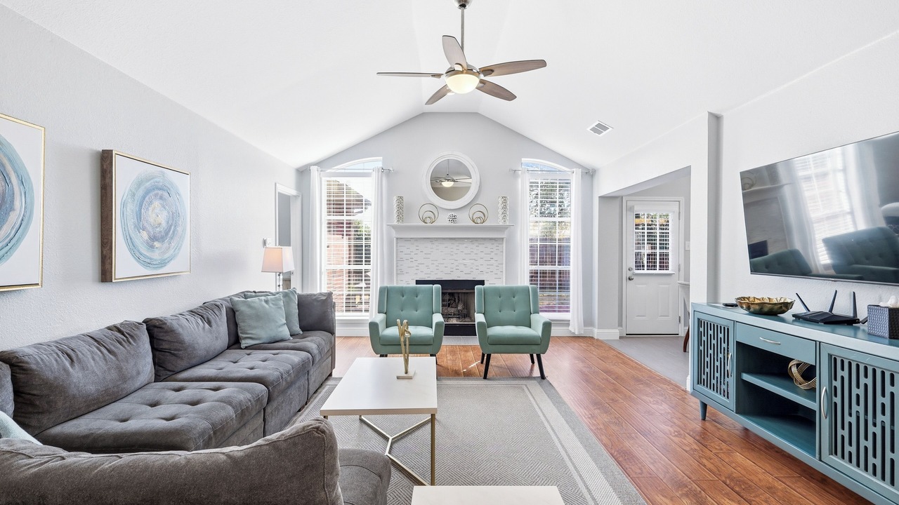 Photo of Livingroom in Flower Mound