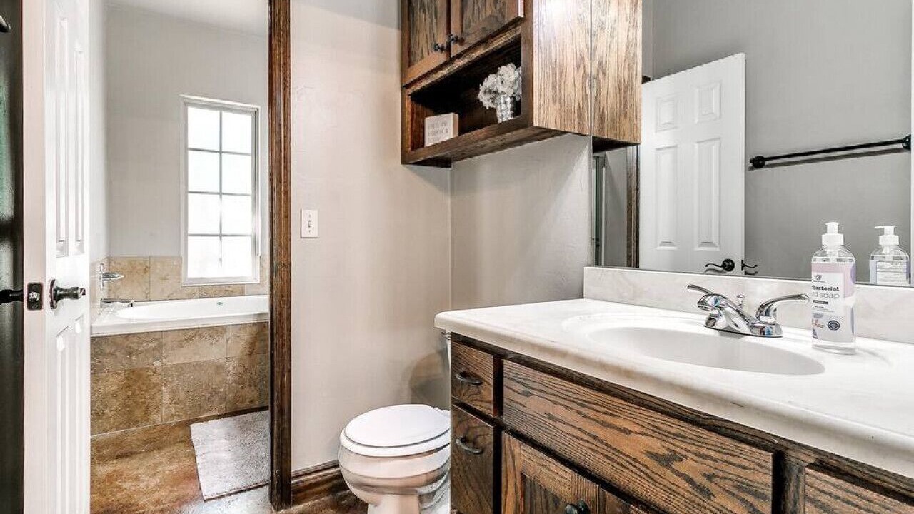 Photo of Bathroom in Central Oklahoma City