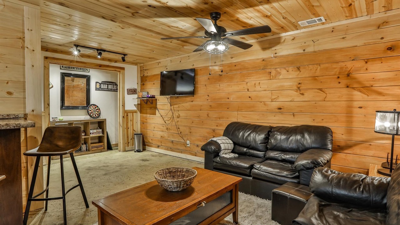 Photo of Bedroom in Walnut Mountain