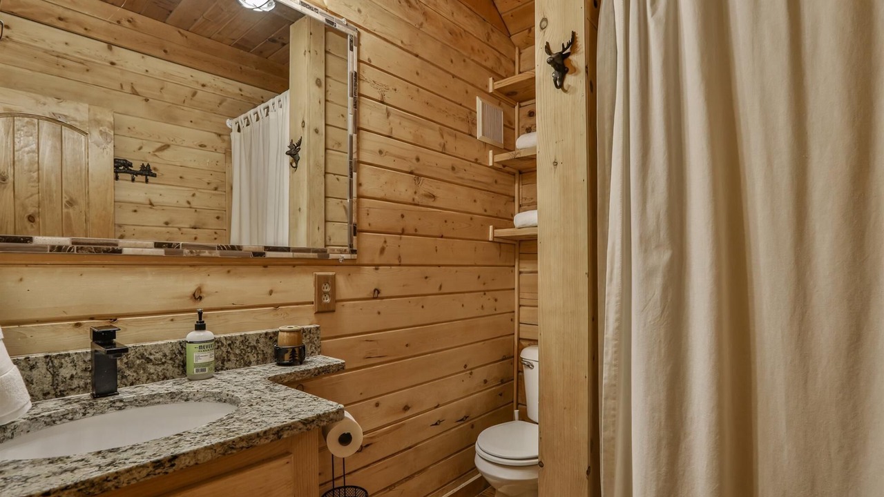 Photo of Bathroom in Walnut Mountain
