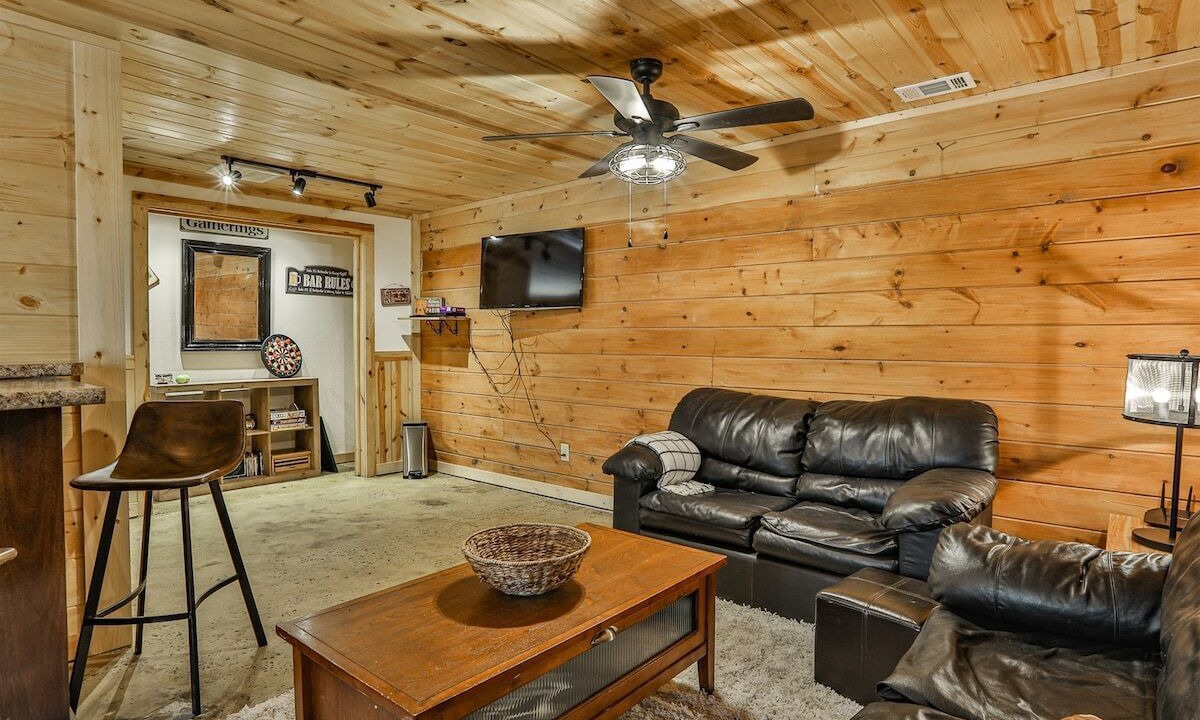 Photo of Bedroom in Walnut Mountain
