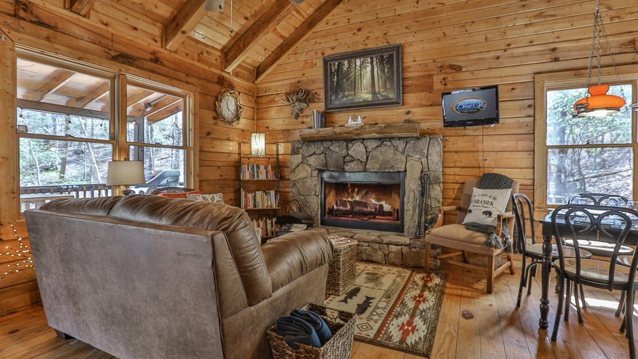Photo of Bedroom in Walnut Mountain