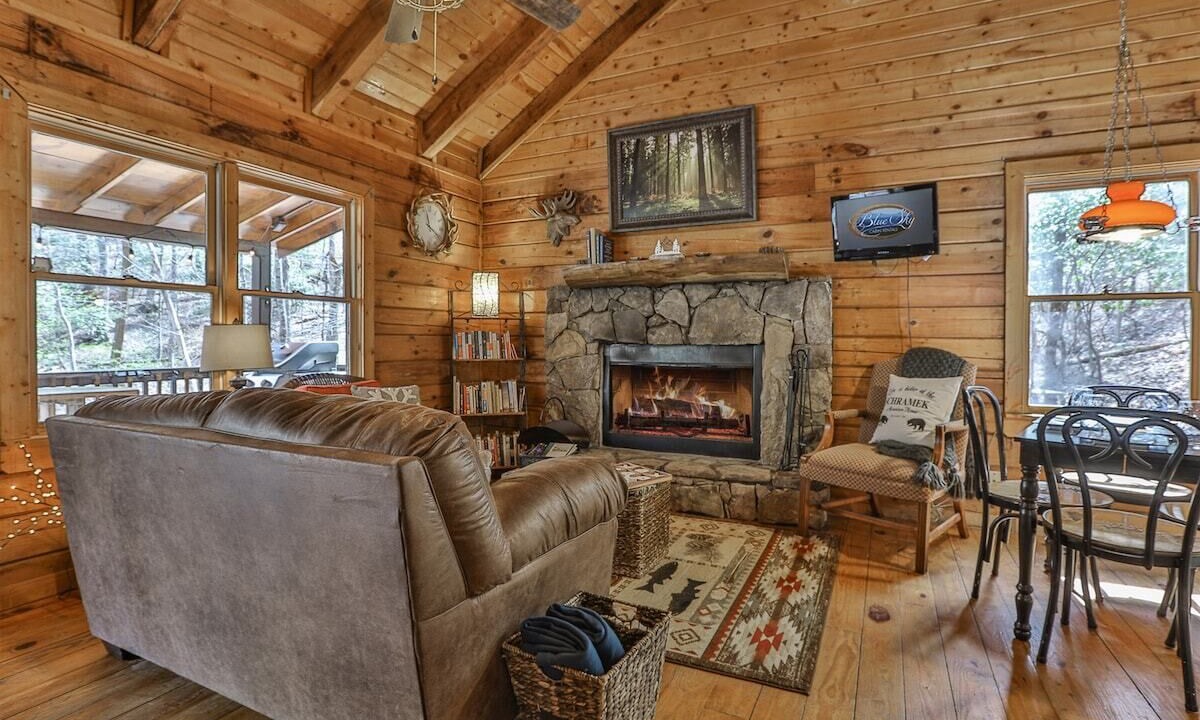 Photo of Bedroom in Walnut Mountain