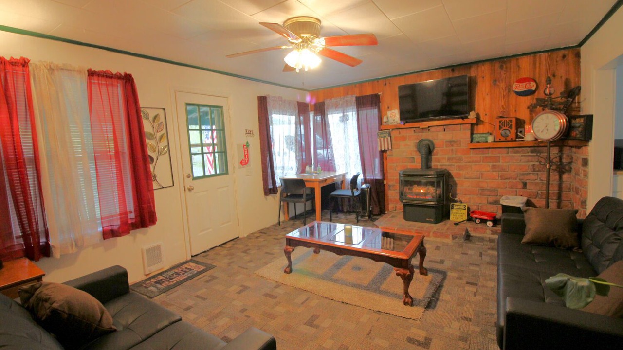 Photo of Livingroom in Naches