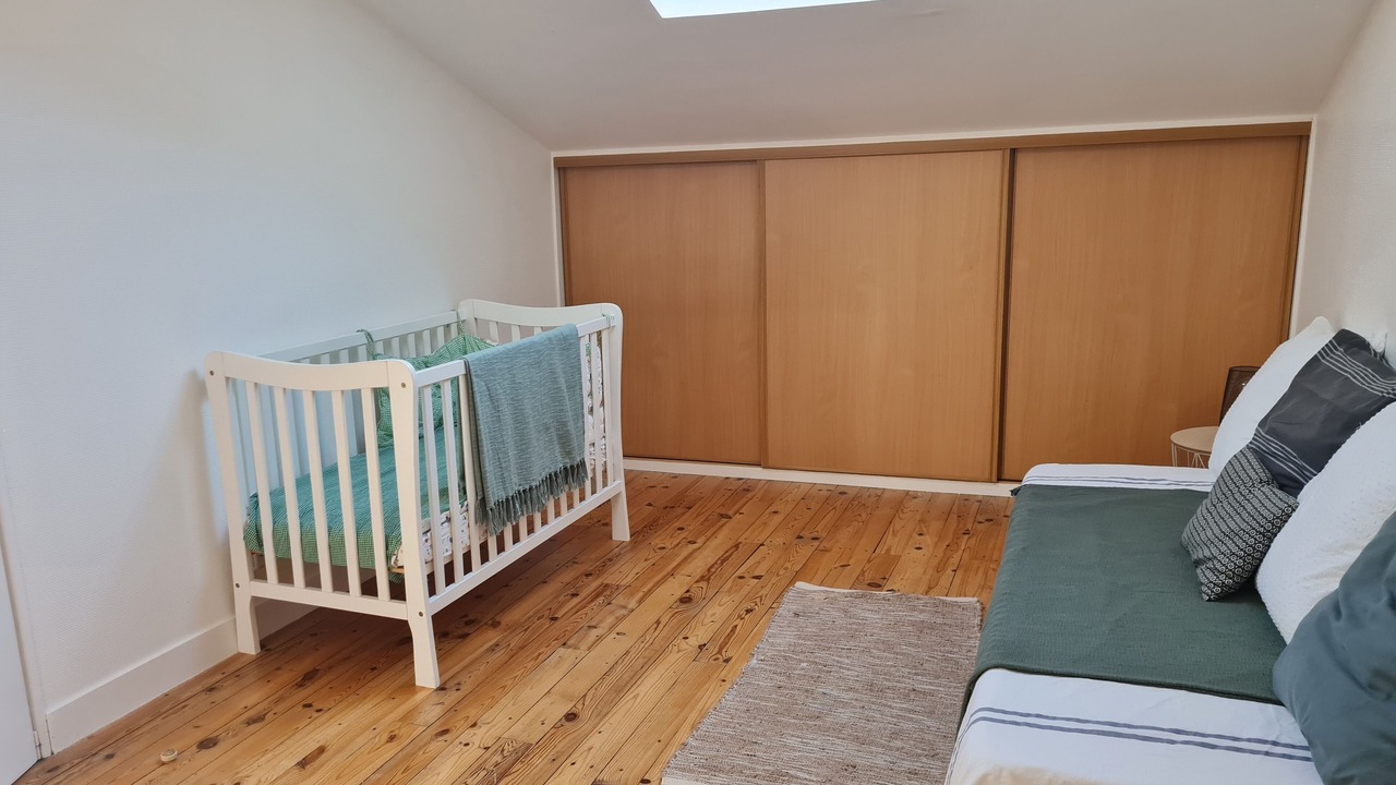 Photo of Others in Pons