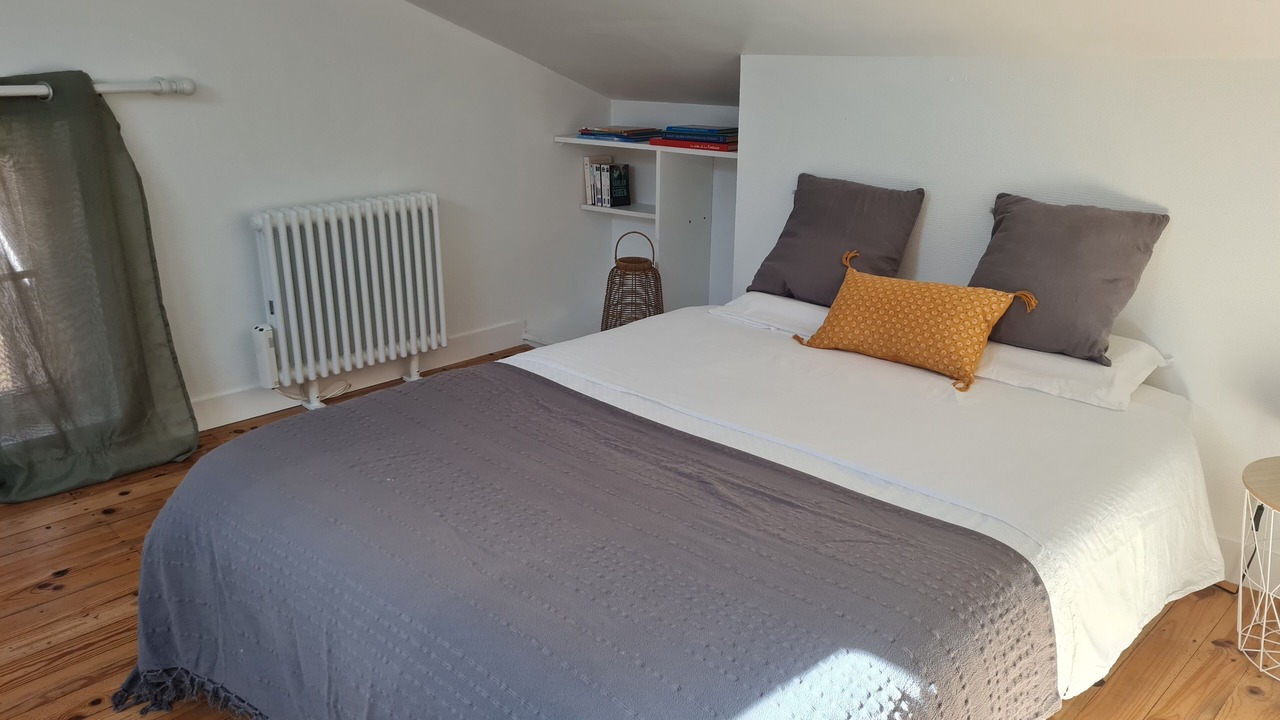 Photo of Bedroom in Pons