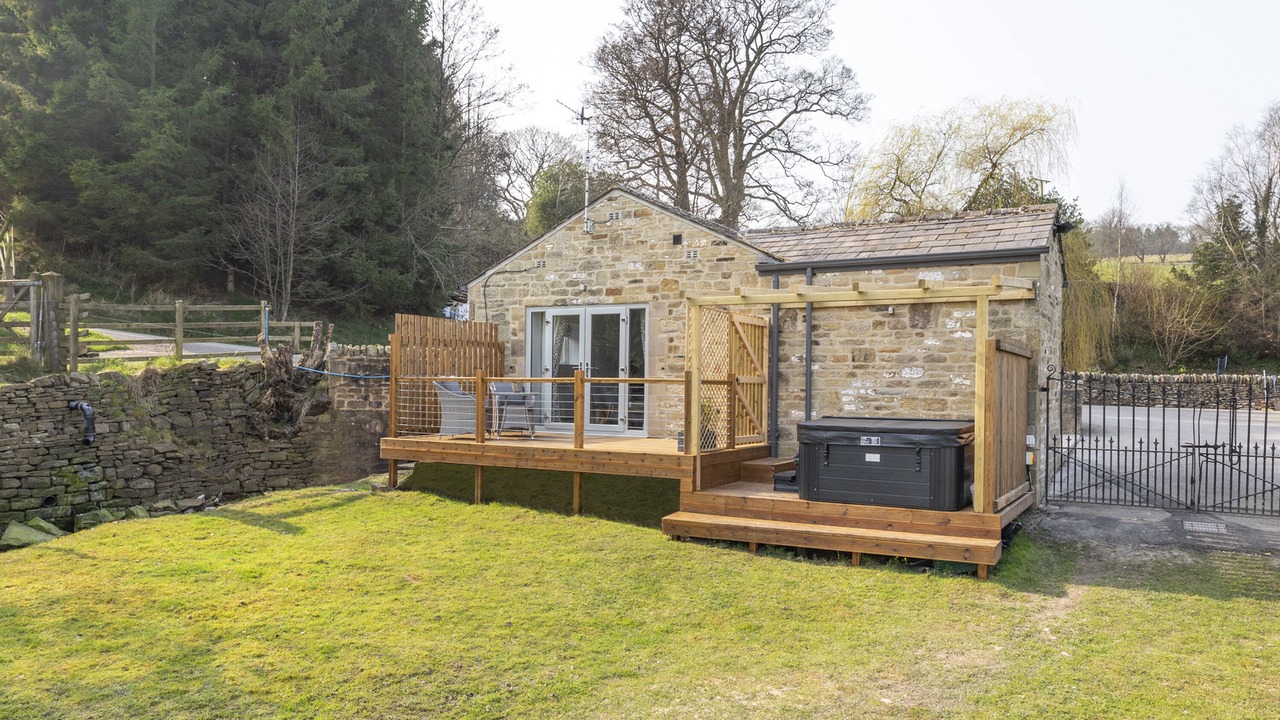 Photo of Outdoor in Carleton