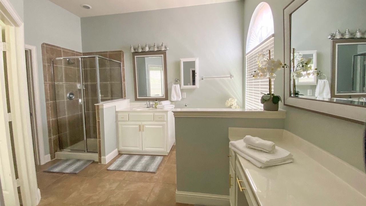 Photo of Bathroom in Lantana