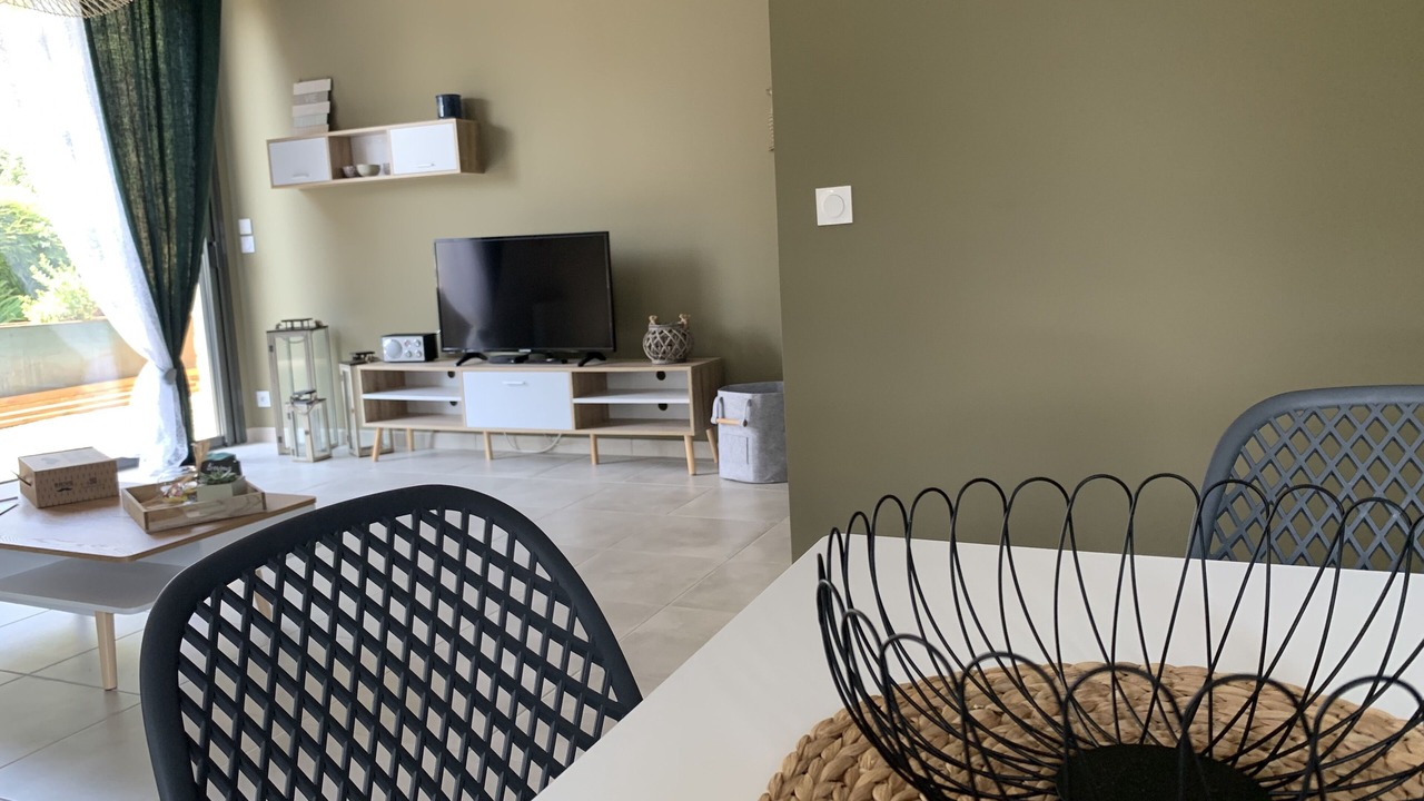 Photo of Livingroom in Saint-Pantaleon-de-Larche