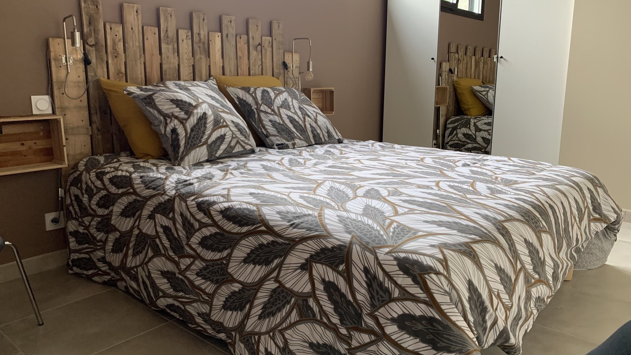Photo of Bedroom in Saint-Pantaleon-de-Larche