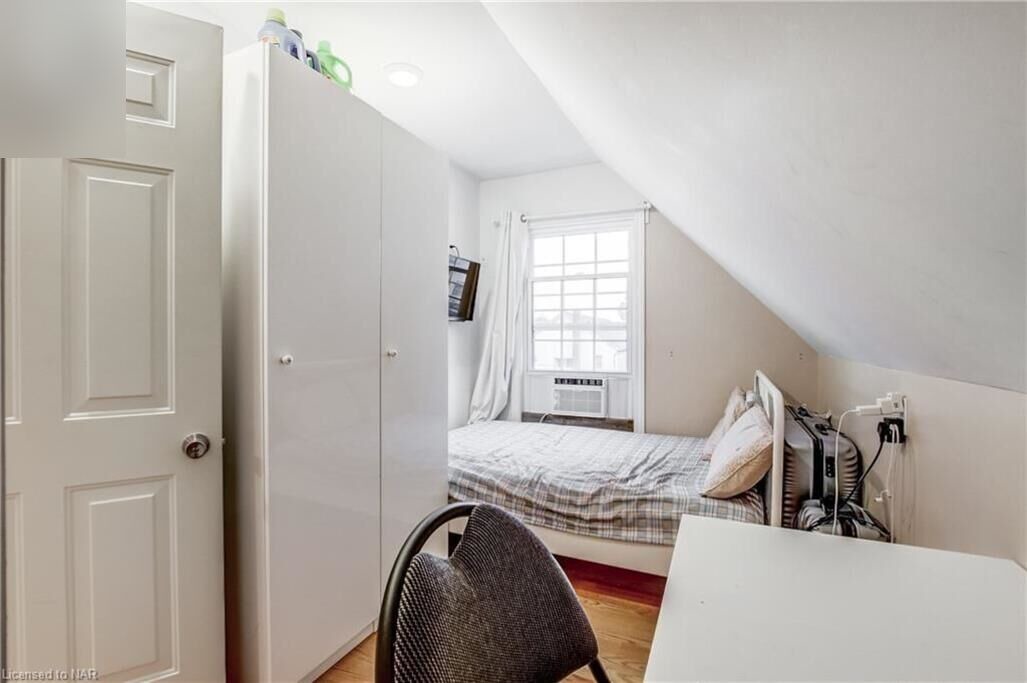 Photo of Bedroom in Welland