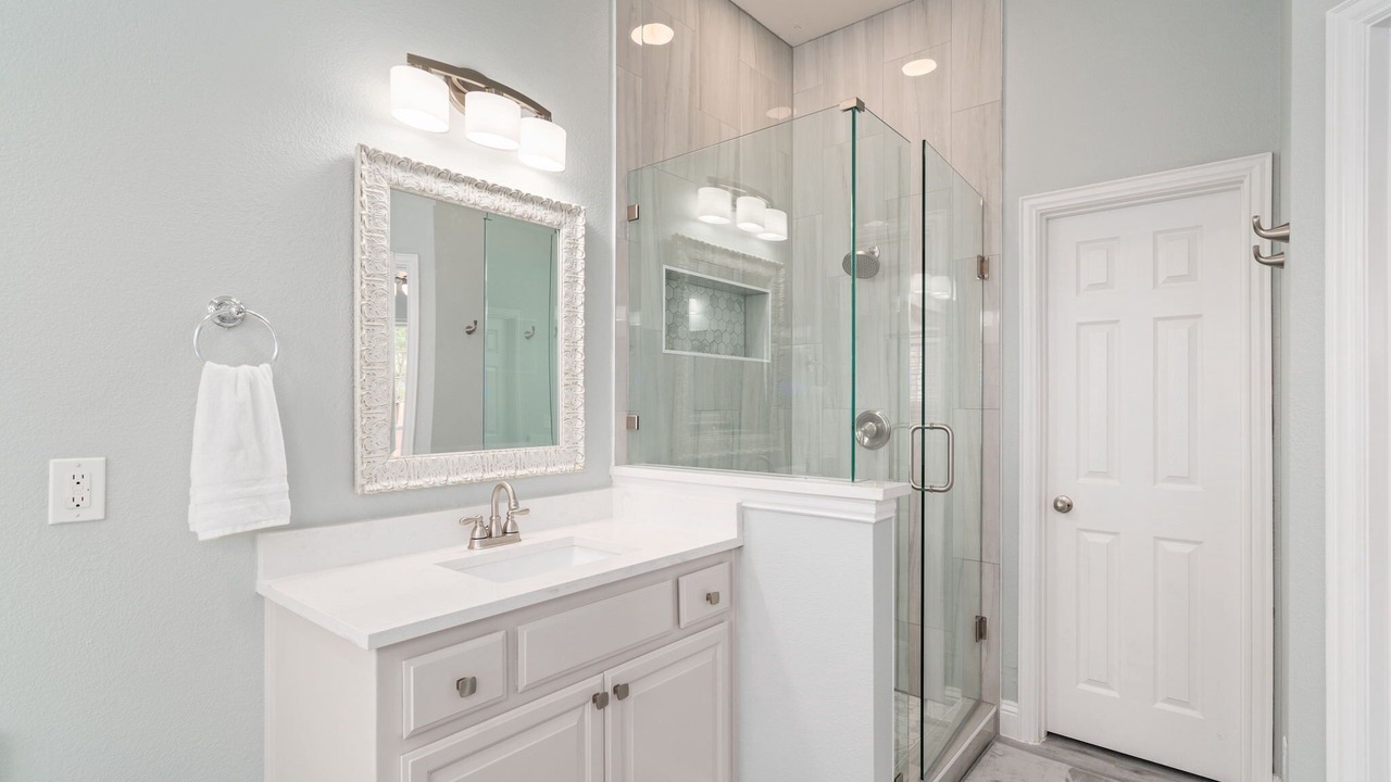 Photo of Bathroom in Lantana