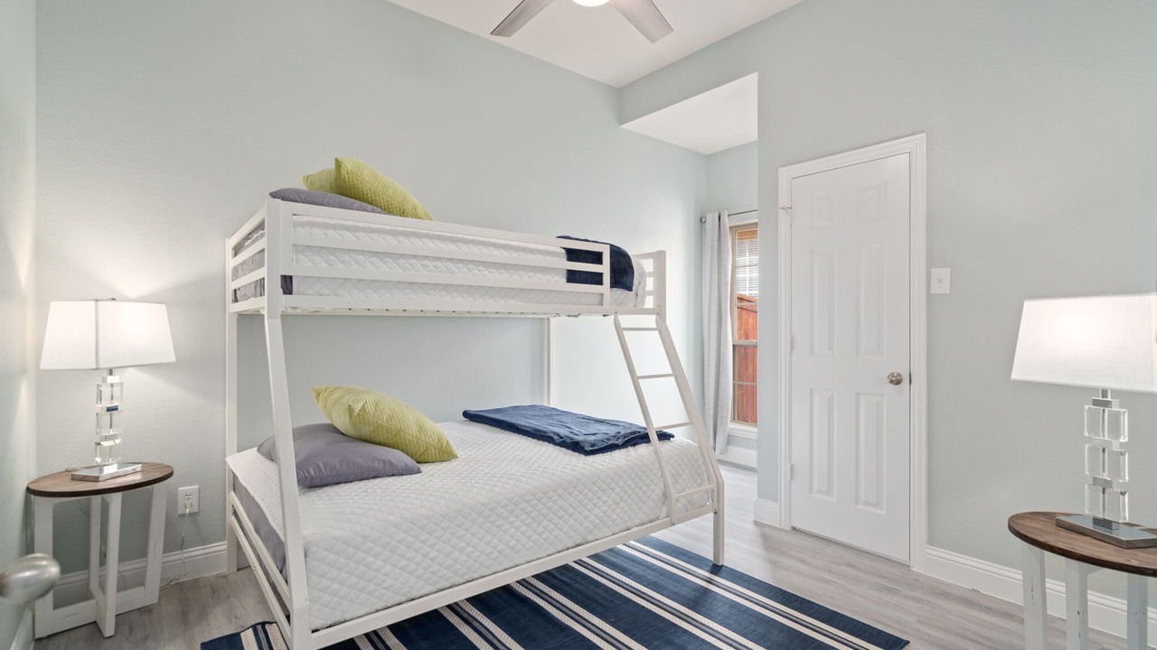 Photo of Bedroom in Lantana