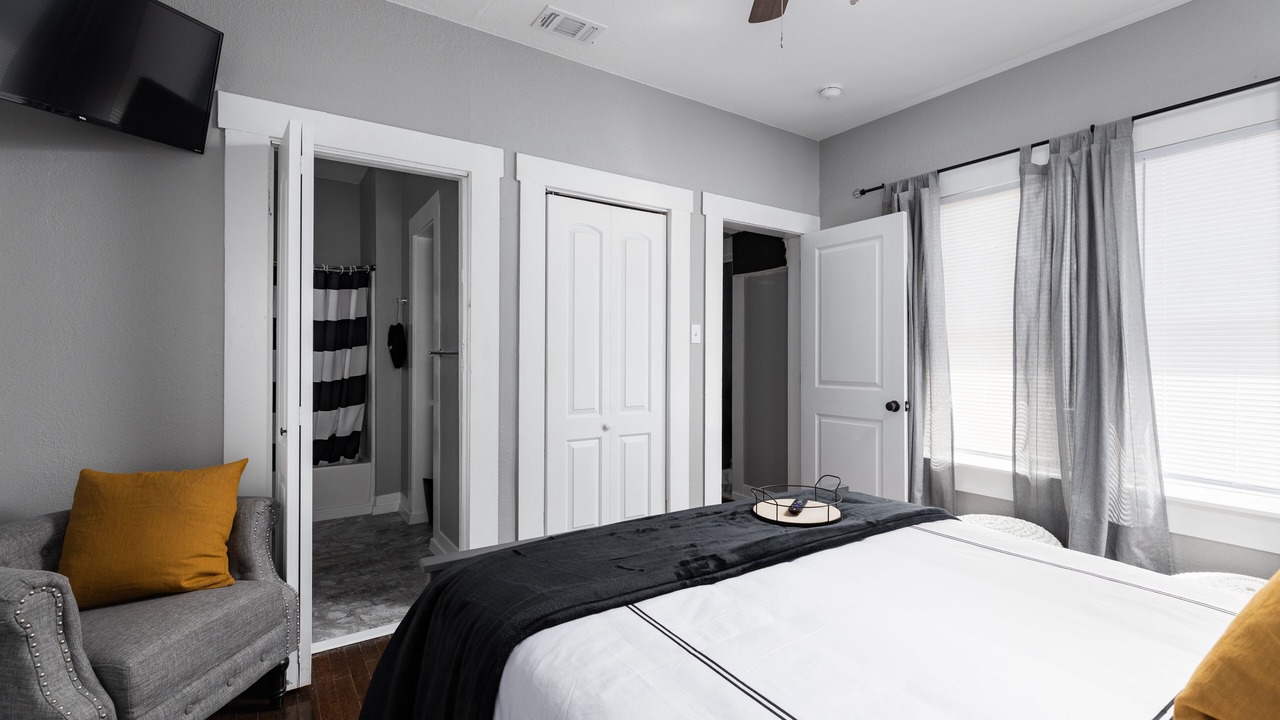 Photo of Bedroom in Near East Side