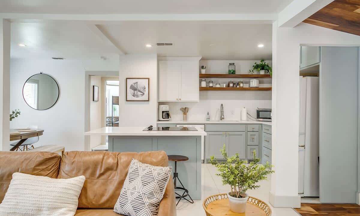 Photo of Livingroom in Central Arlington