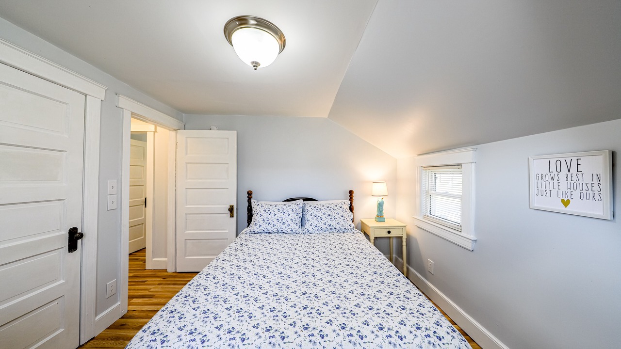 Photo of Bedroom in Hammondsport