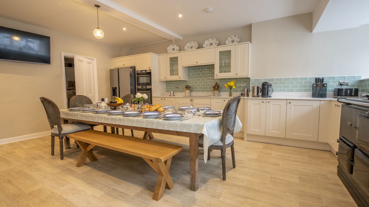 Photo of Others in Low Catton