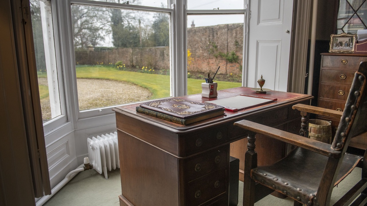 Photo of Others in Low Catton