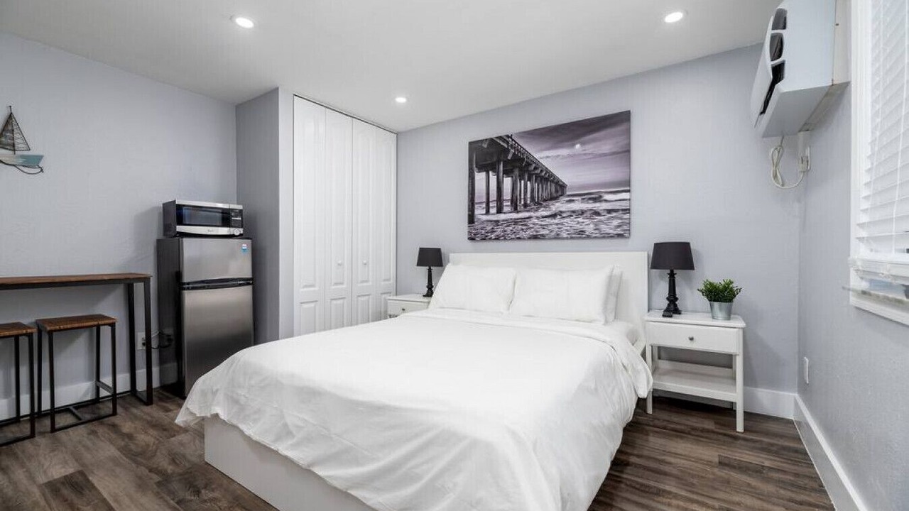 Photo of Bedroom in Hollywood