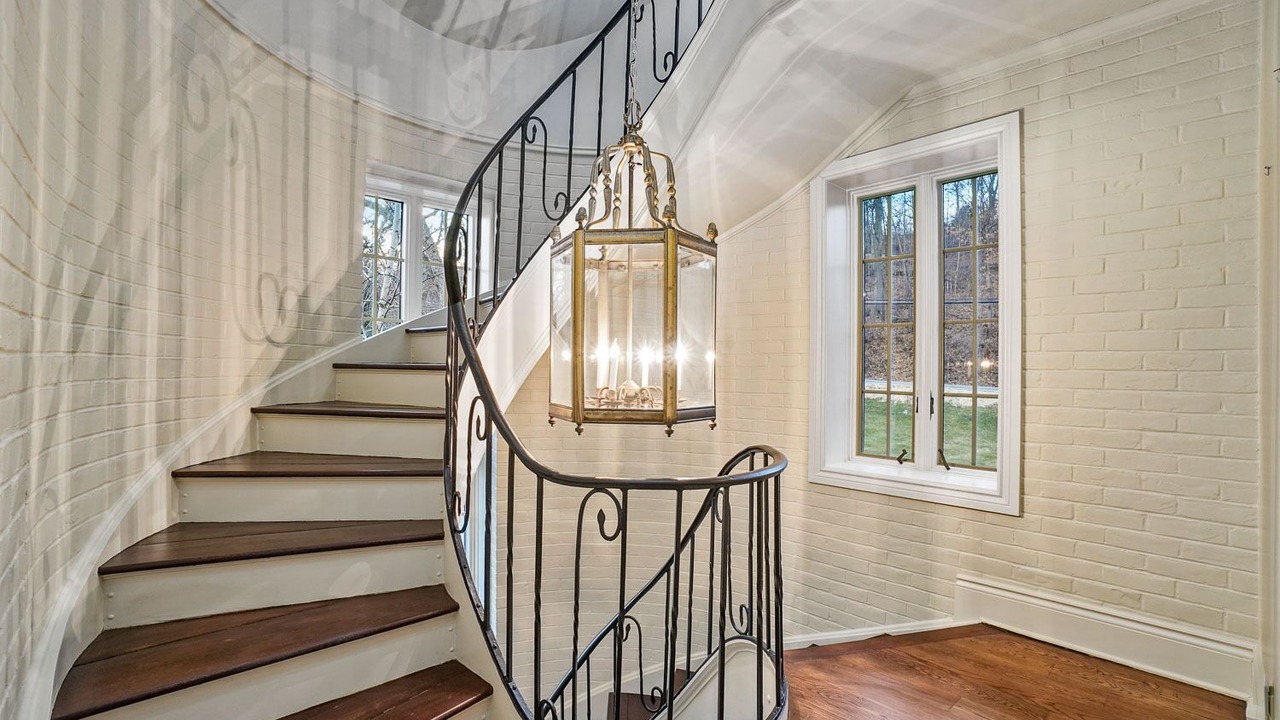 Photo of Others in Middle Hope