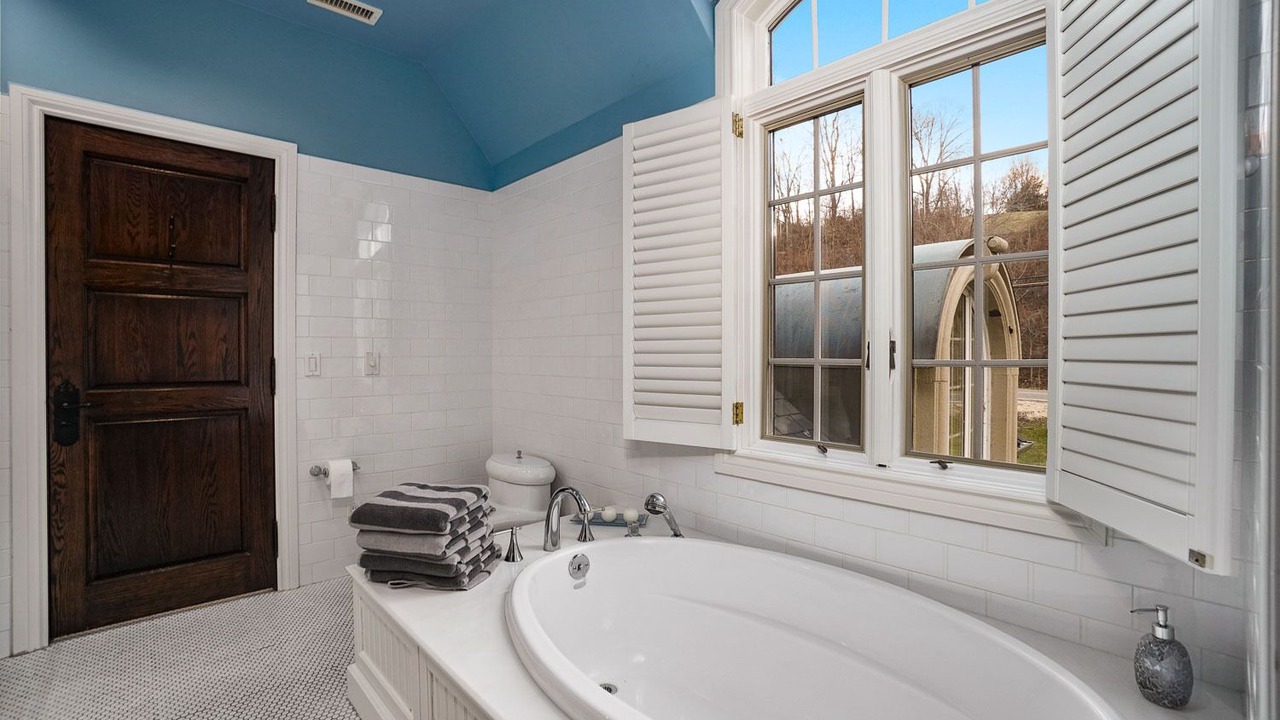 Photo of Bathroom in Middle Hope