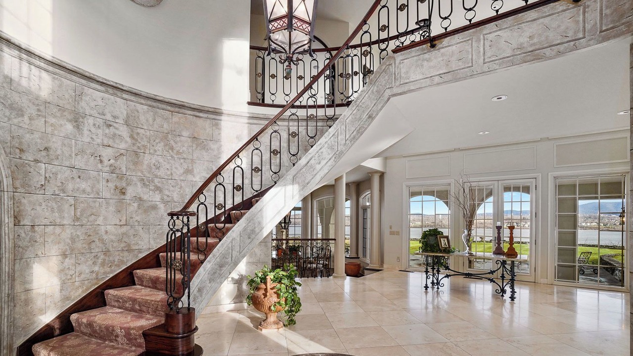 Photo of Others in Middle Hope