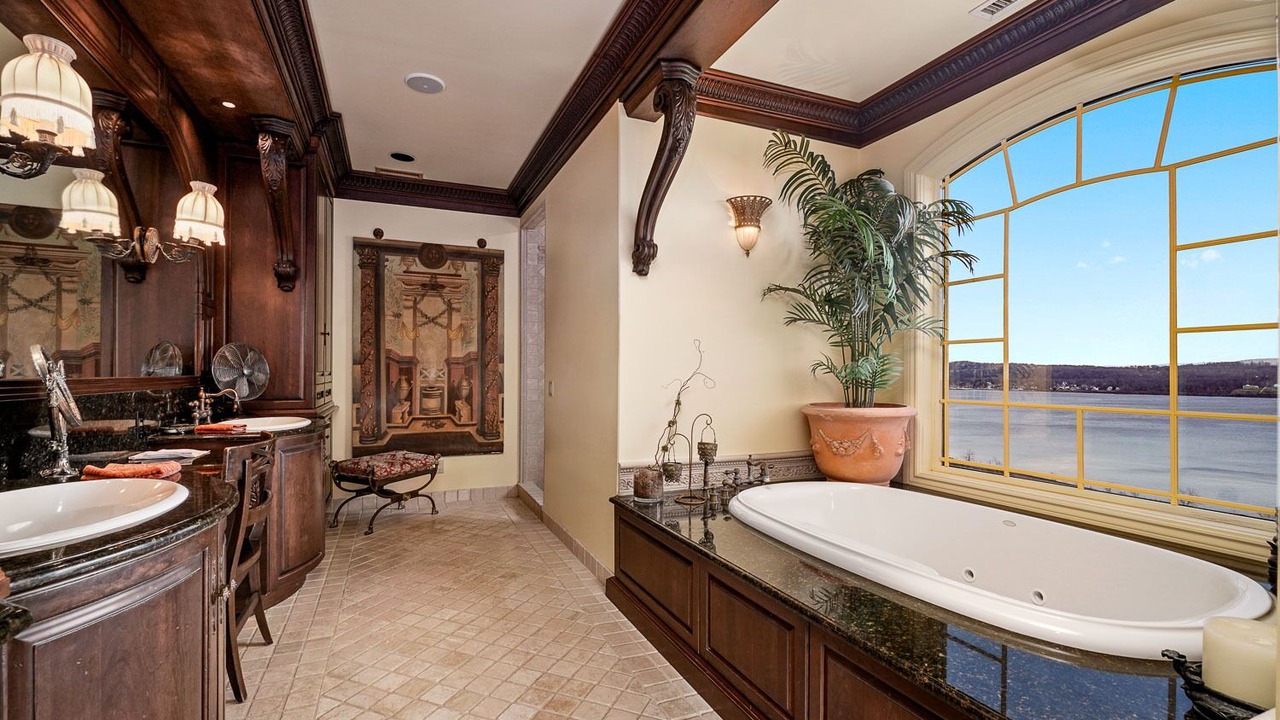 Photo of Bathroom in Middle Hope