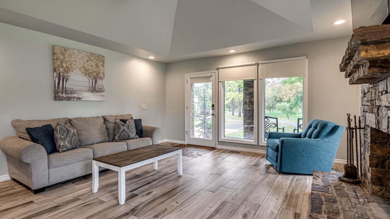 Photo of Livingroom in Edmond