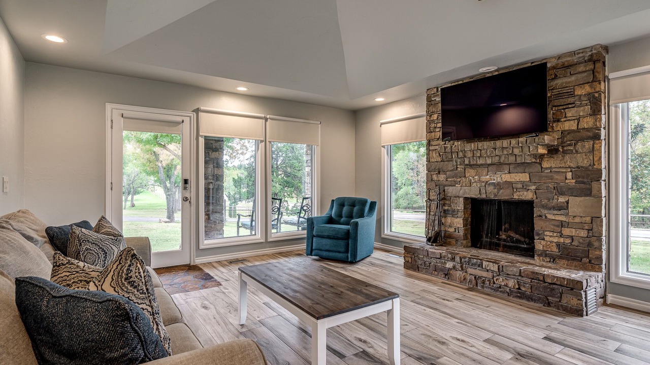 Photo of Livingroom in Edmond