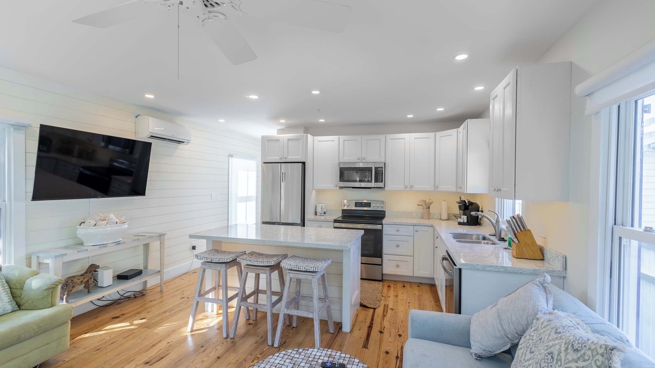 Photo of Bedroom in Uptown - Upper Duval