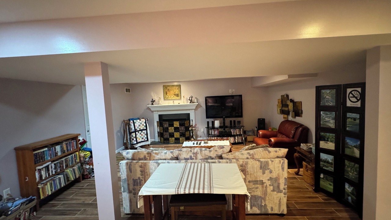 Photo of Livingroom in Fenton