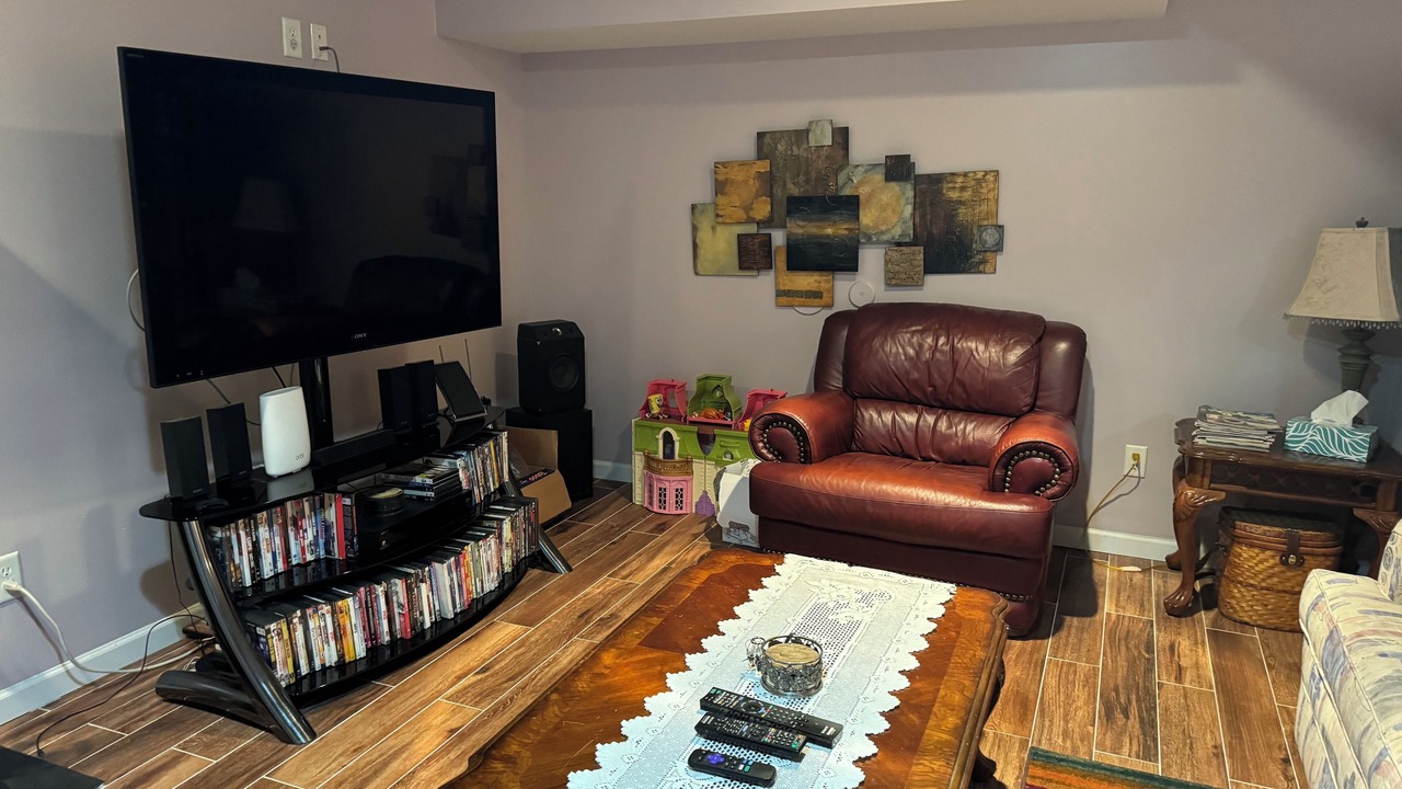 Photo of Livingroom in Fenton