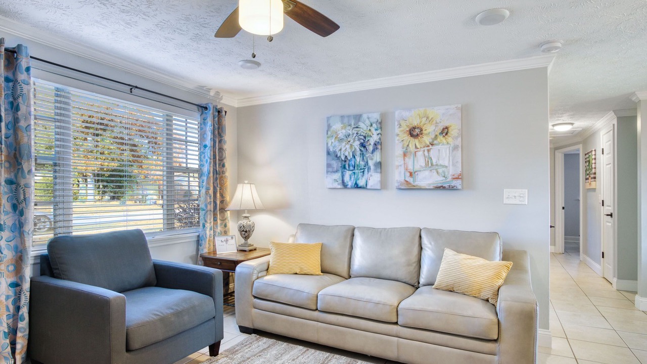 Photo of Livingroom in Orange Park